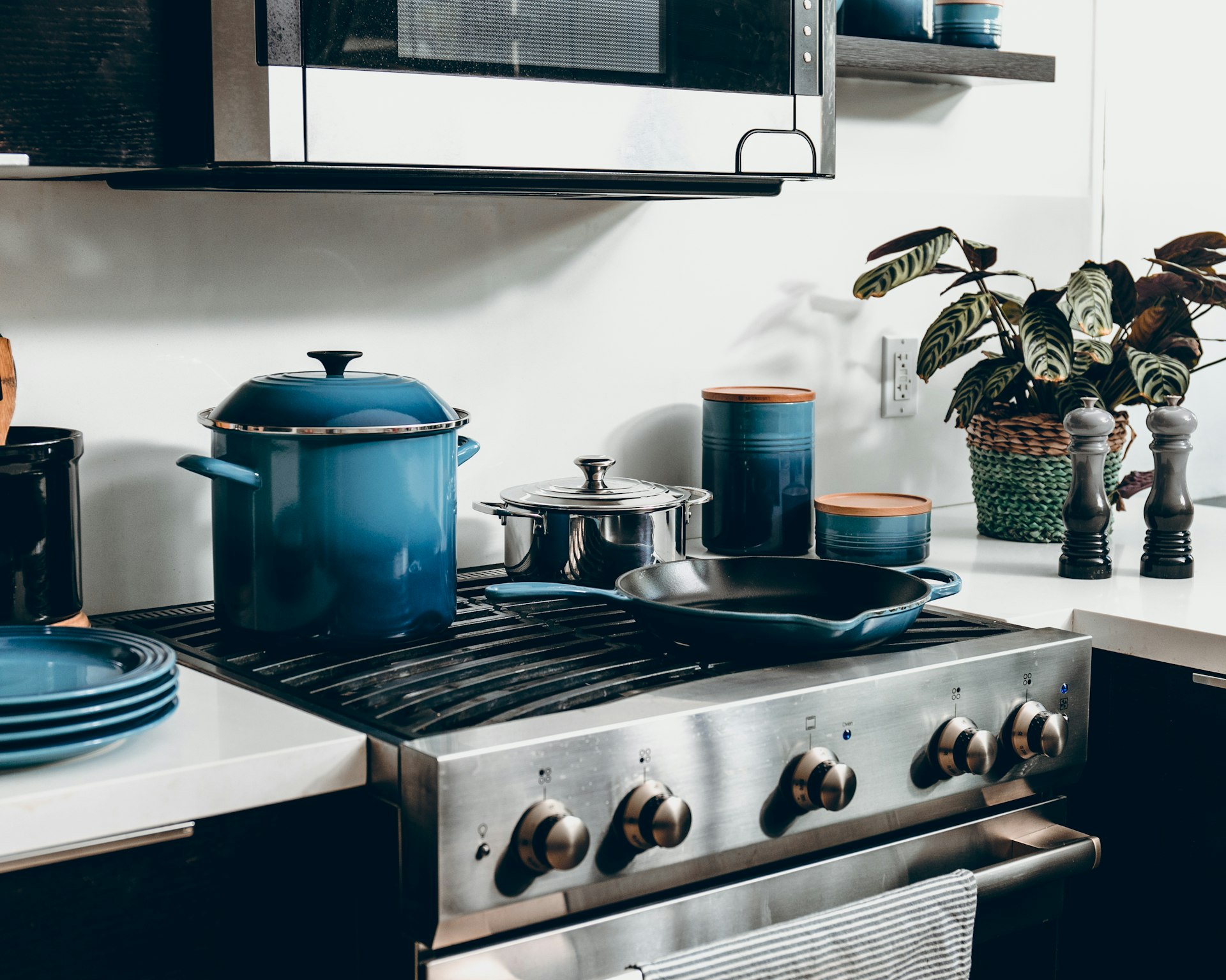 How to choose a kitchen chimney for Indian kitchens